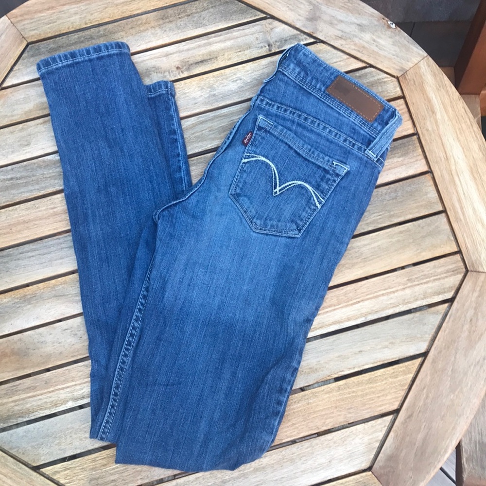 0/24 Size Levi’s Low Rise Demi-Curve Jeans